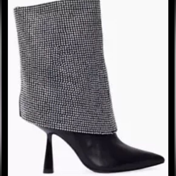 Black Suede Studios presents the Cecil bootie. Elevate your look. Size 5. WOW - Picture 8 of 8